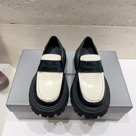 Picture of Balenciaga Shoes Women _SKUfw142390240fw